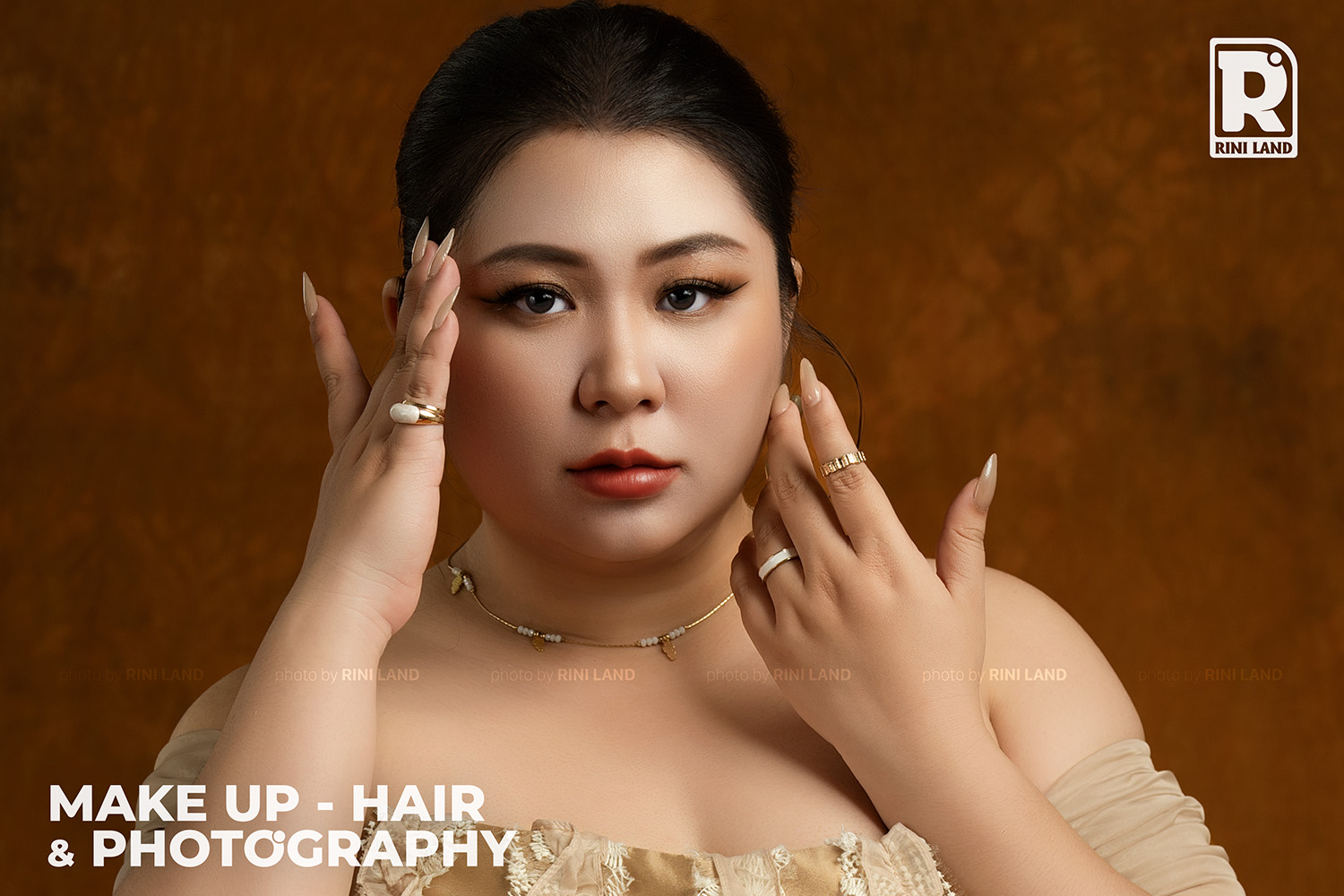 Rini Land - Chân dung Studio - Mẫu nữ